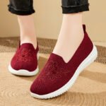 Old Beijing cloth shoes casual fashion embroidered mother shoes