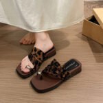 French-Style Square-Toe Wedge-Heeled Thick-Soled Slippers for Women, Summer Outdoor Wear, Soft Fabric Pleated Slip-On Casual Beach Sandals - Image 2