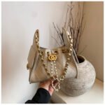 Popular Small Fragrant Style Quilted Chain Bag for Women 2025 New Large Capacity Bucket Bag Single Shoulder Armpit Bag Motorcycle Bag